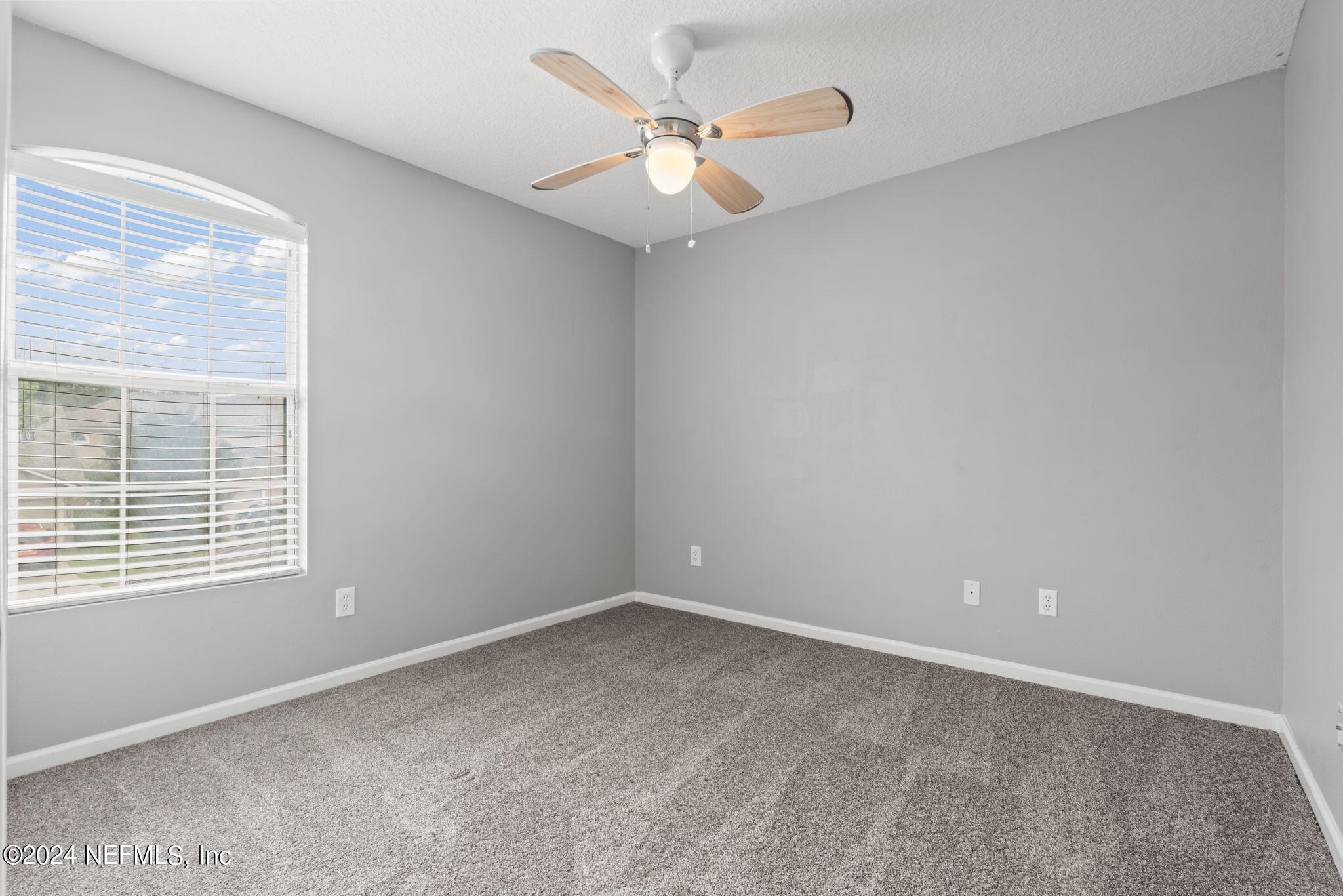 1590 VINELAND Circle, UNIT B