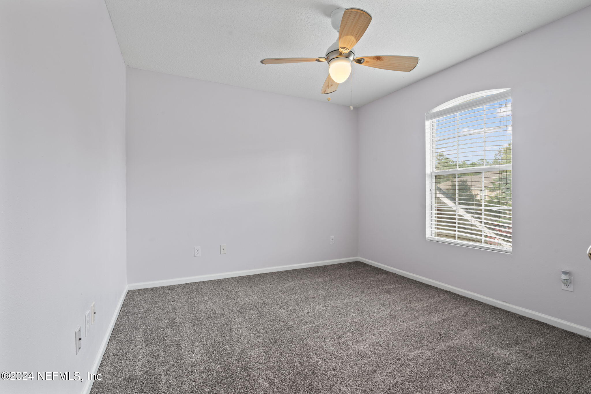 1590 VINELAND Circle, UNIT B