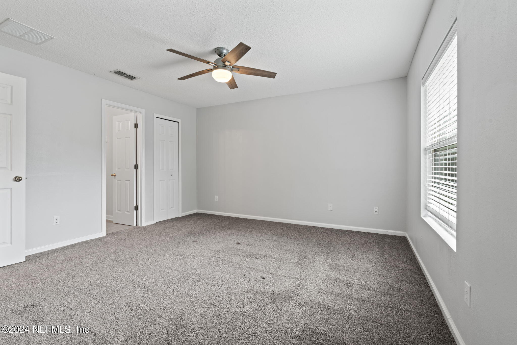 1590 VINELAND Circle, UNIT B