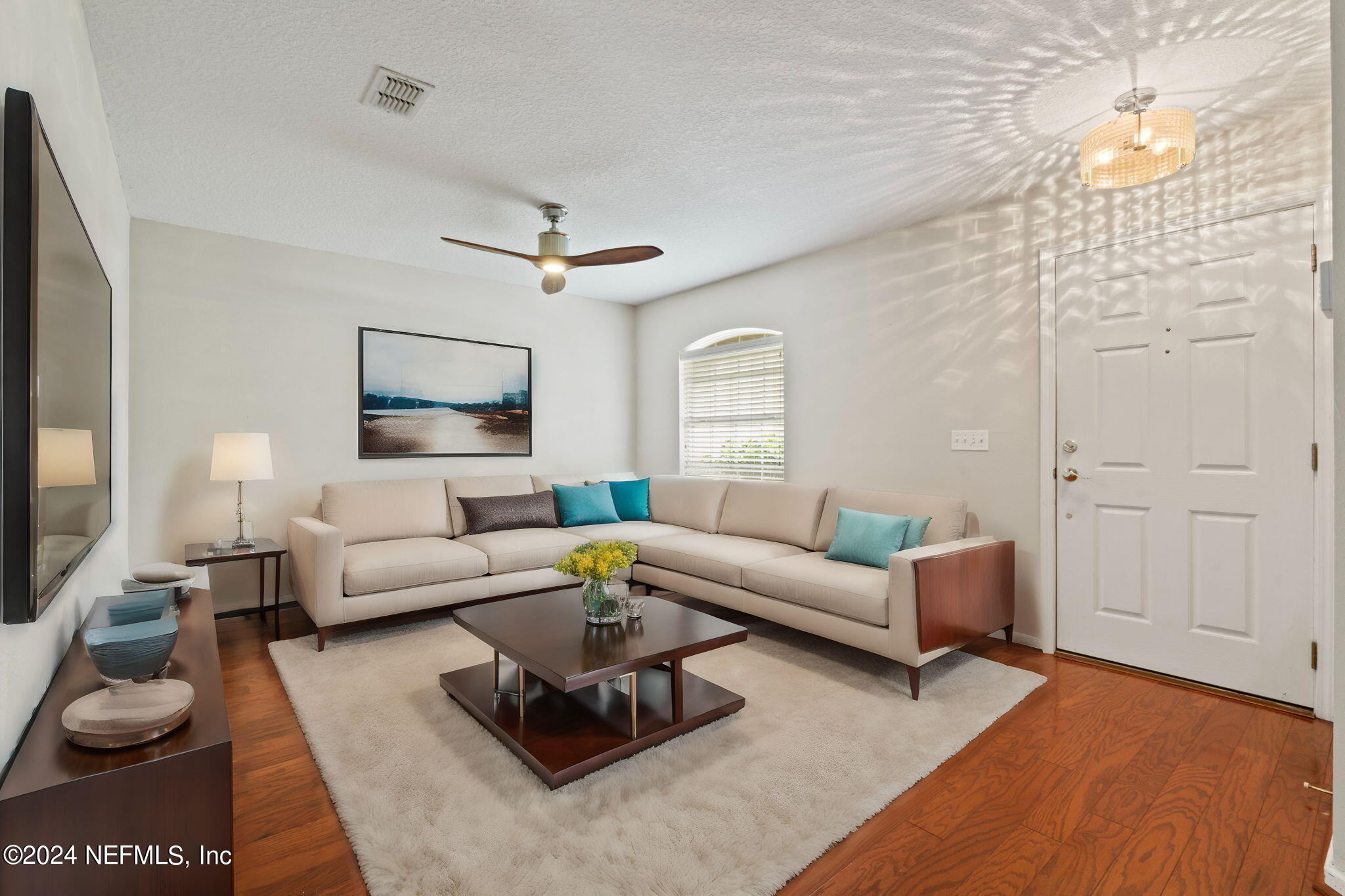 1590 VINELAND Circle, UNIT B