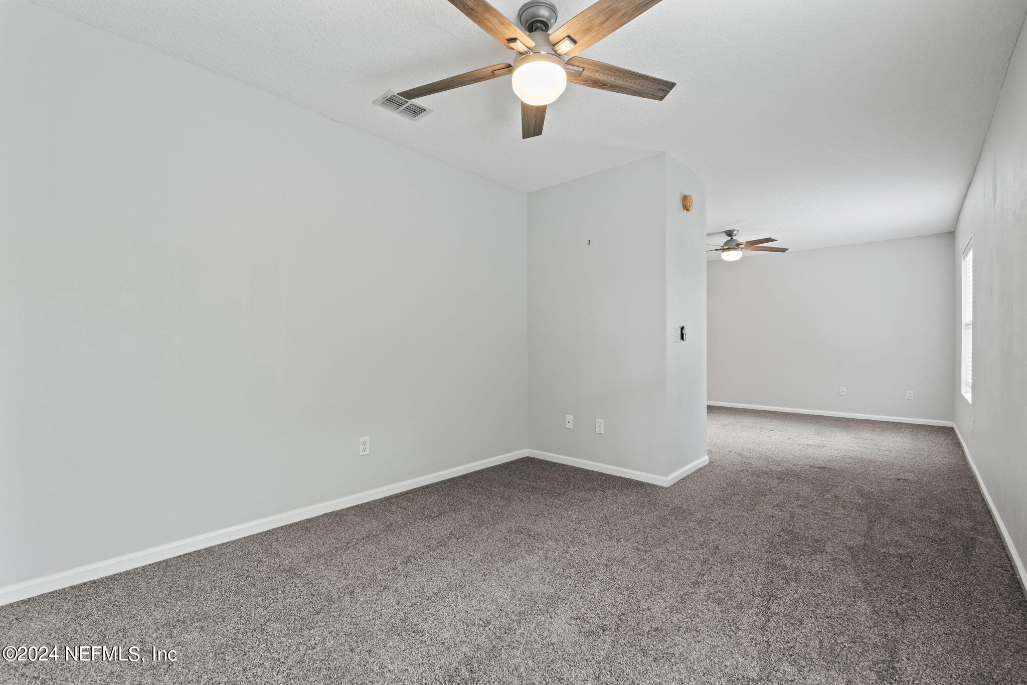 1590 VINELAND Circle, UNIT B