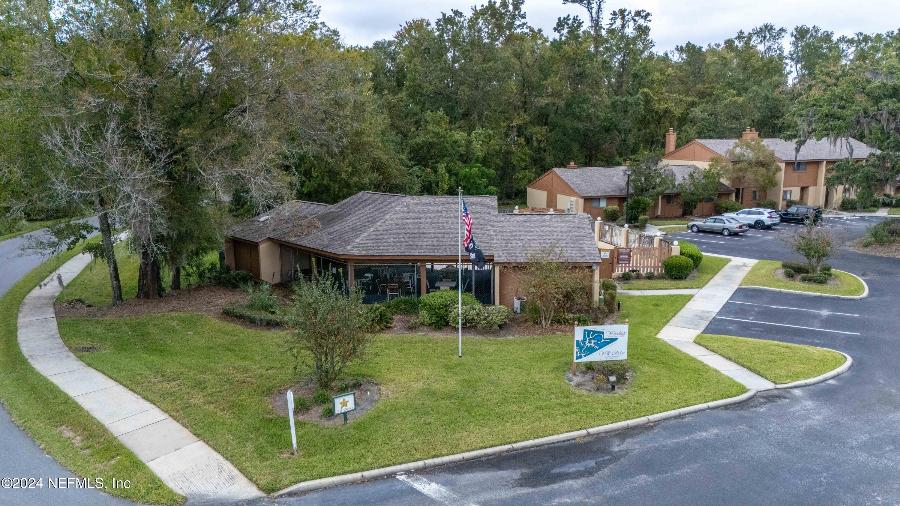 85 DEBARRY Avenue, 1064