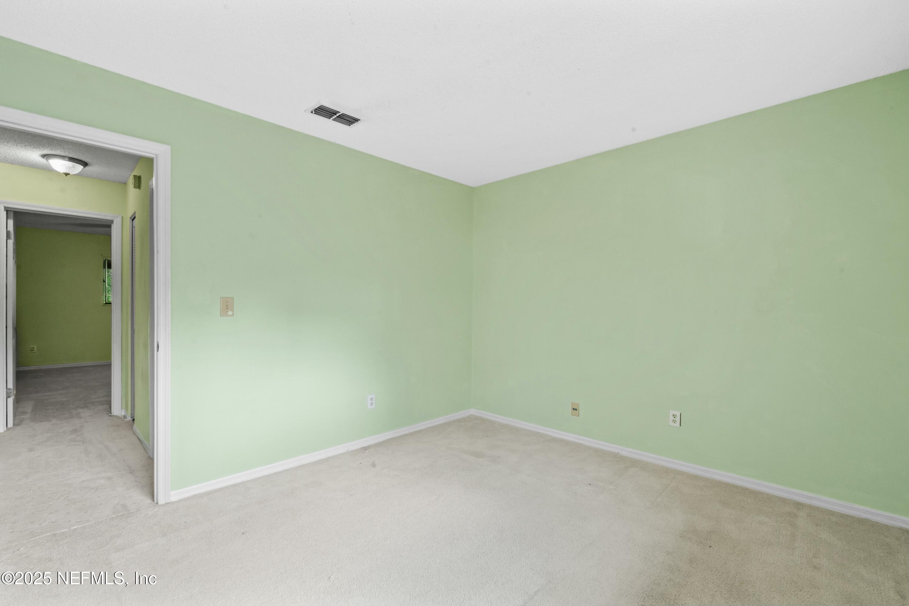 85 DEBARRY Avenue, 1064