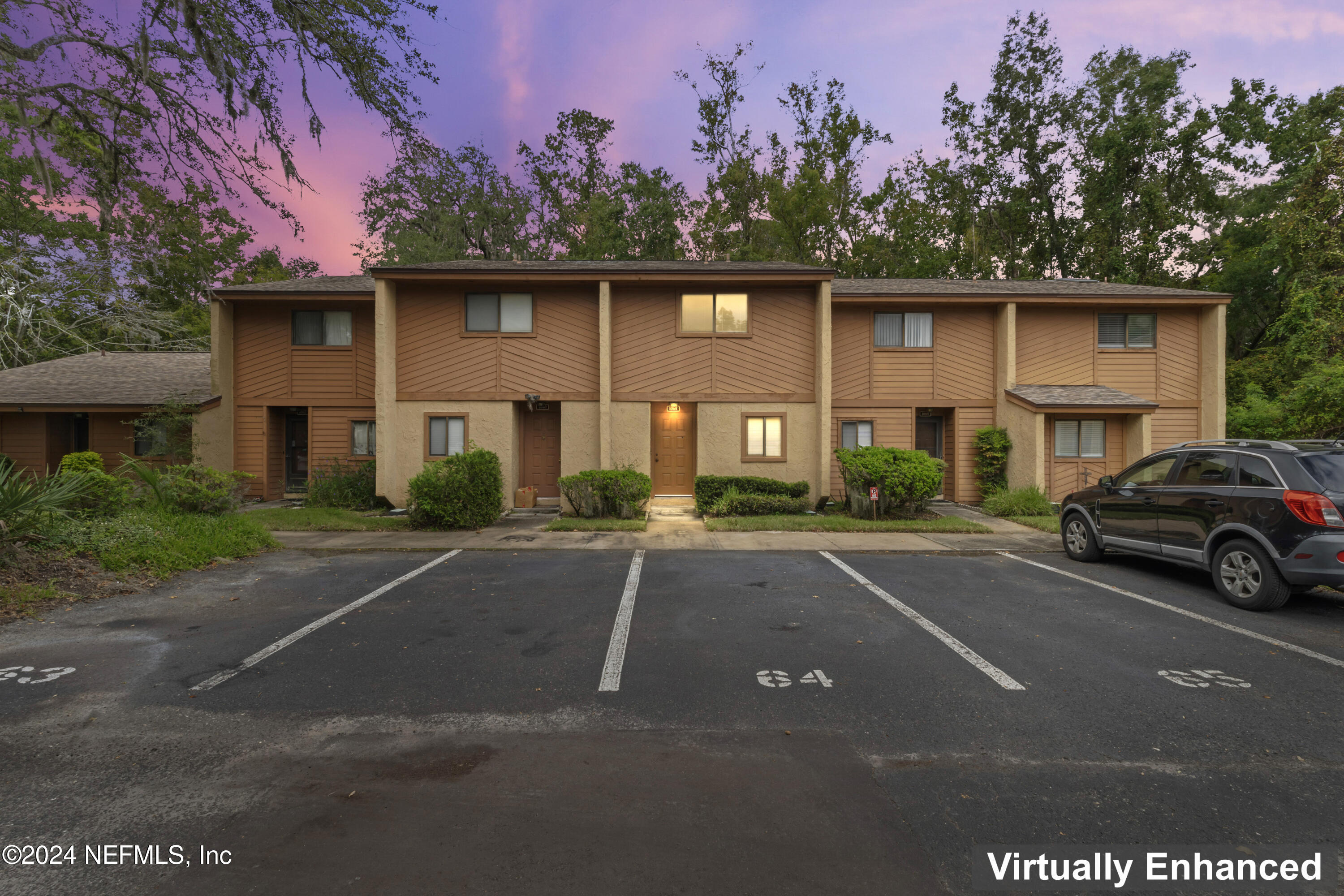 85 DEBARRY Avenue, 1064