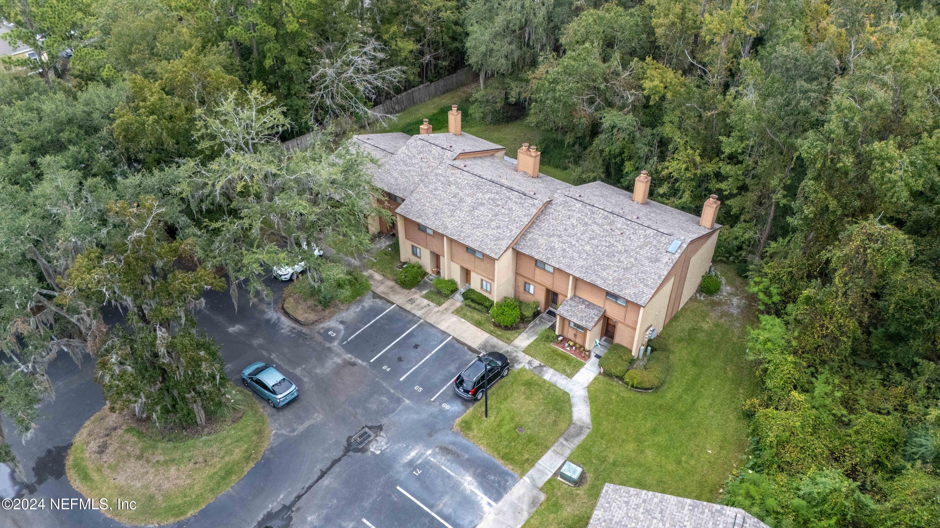 85 DEBARRY Avenue, 1064