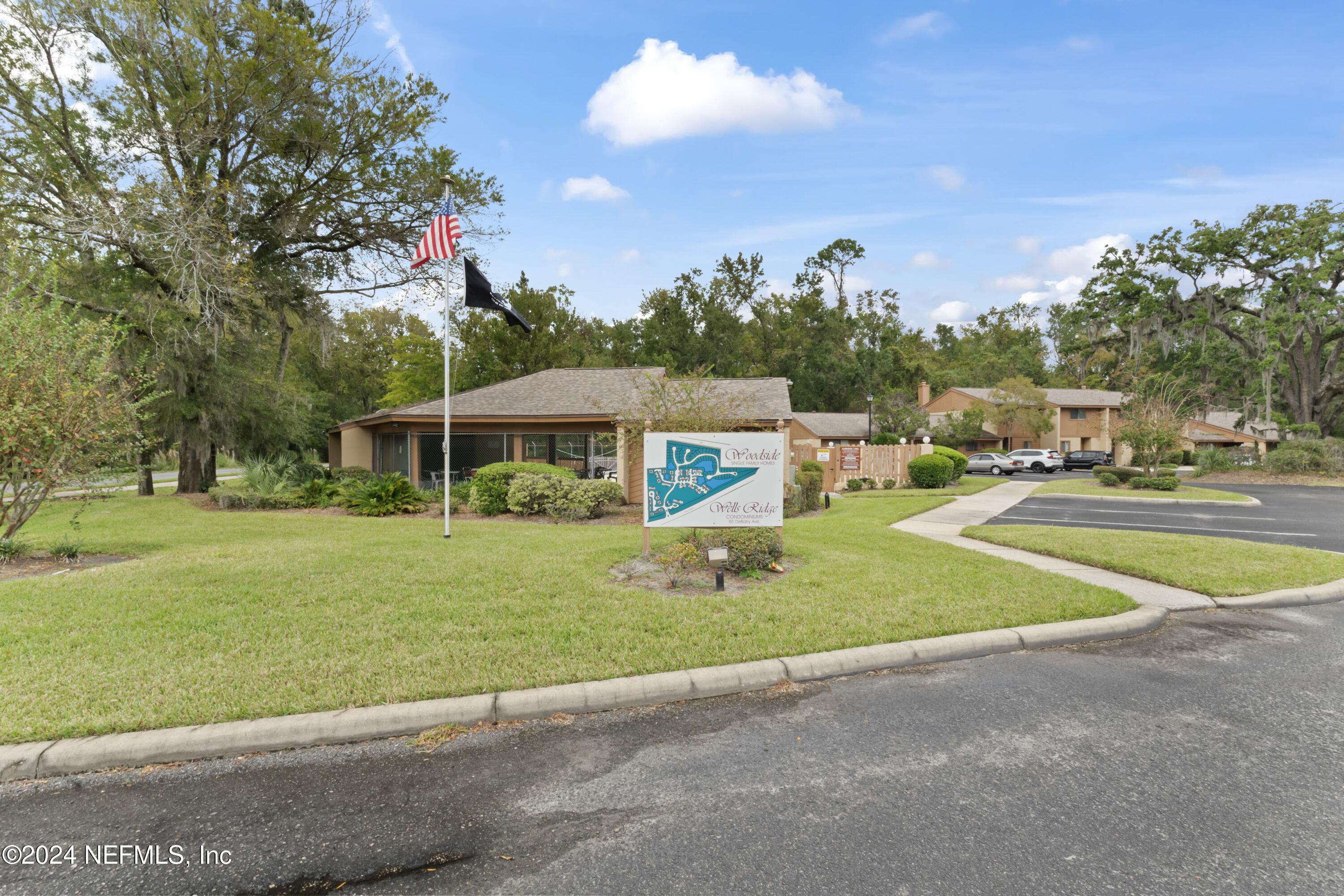 85 DEBARRY Avenue, 1064