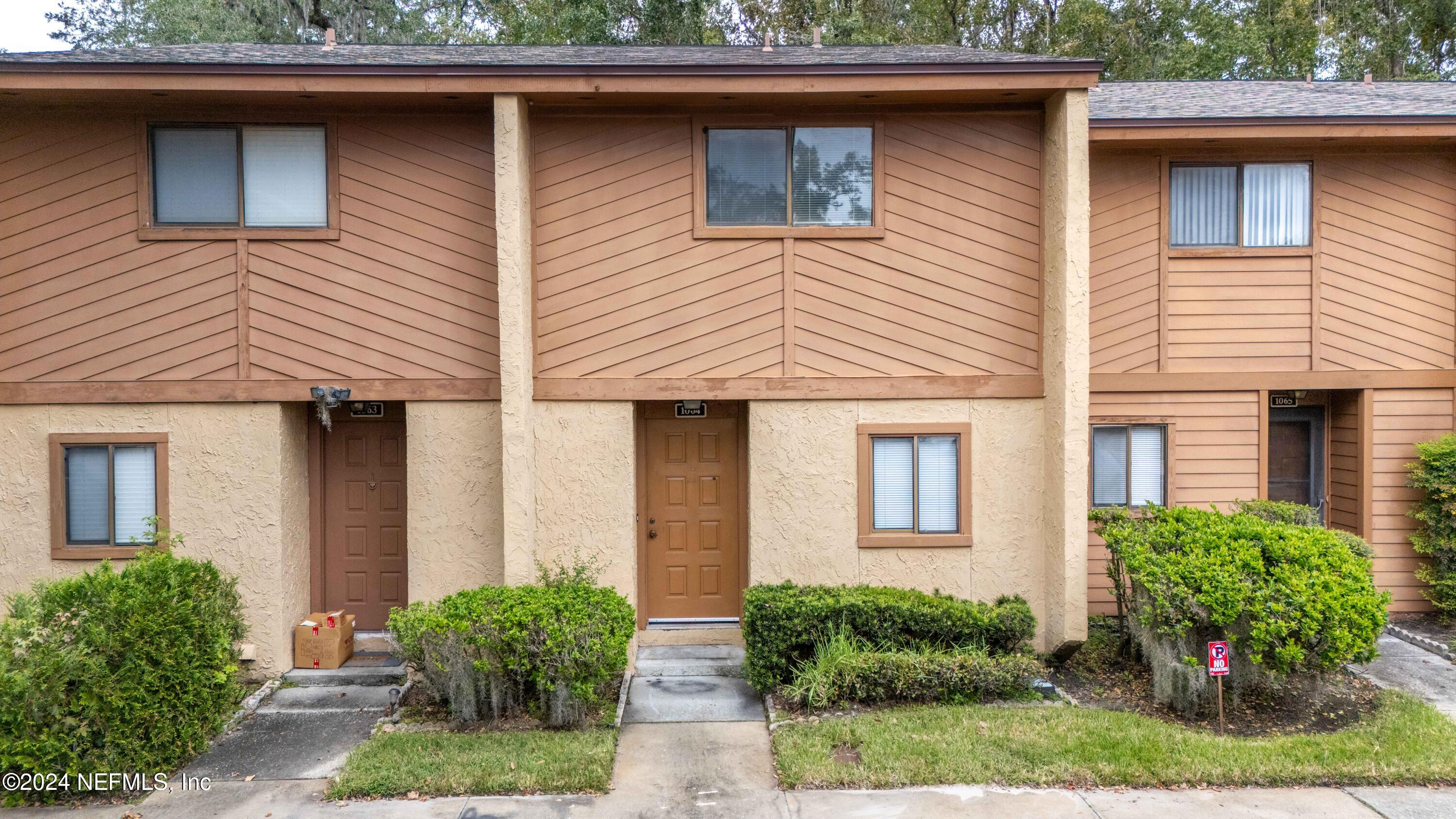 85 DEBARRY Avenue, 1064