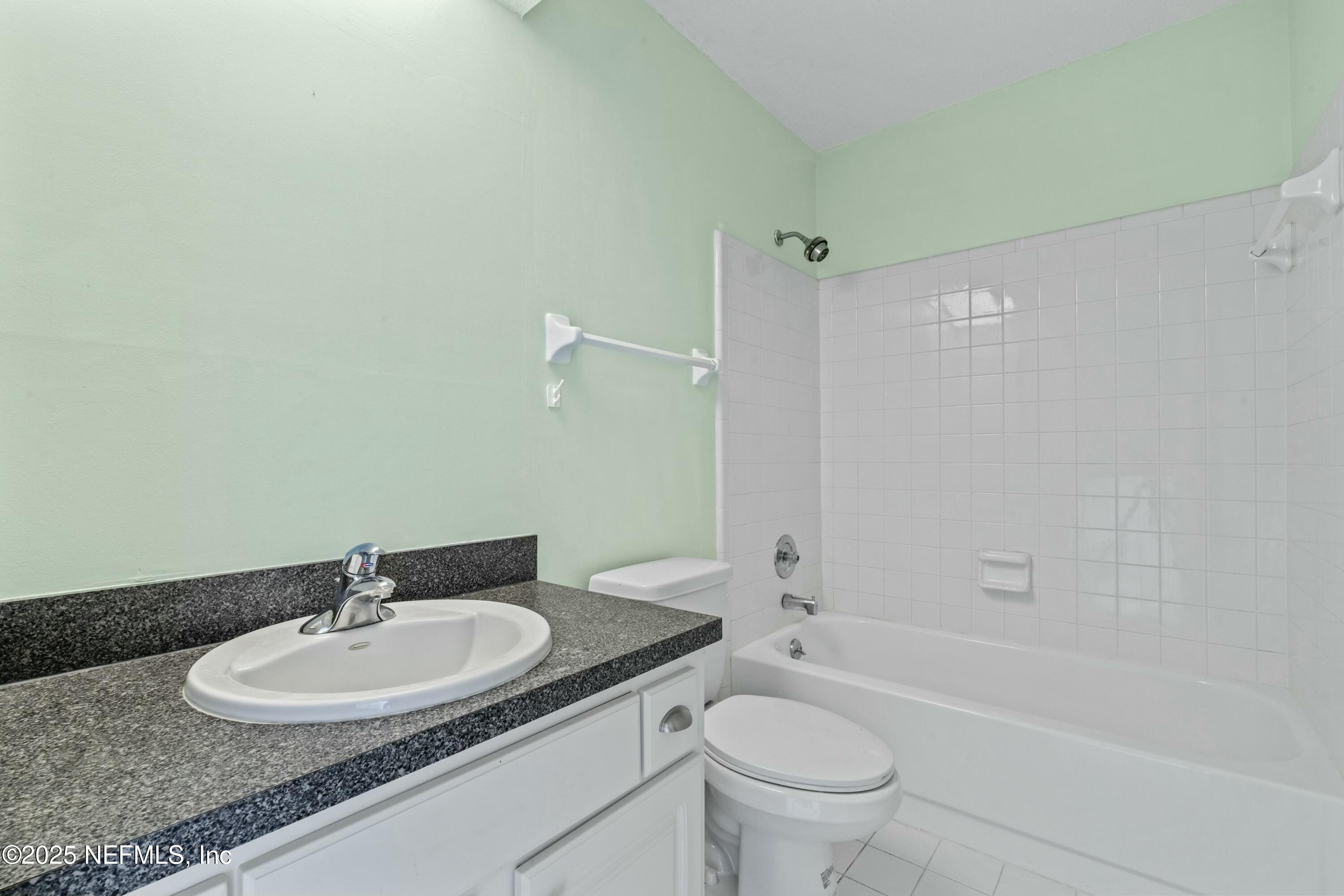 85 DEBARRY Avenue, 1064