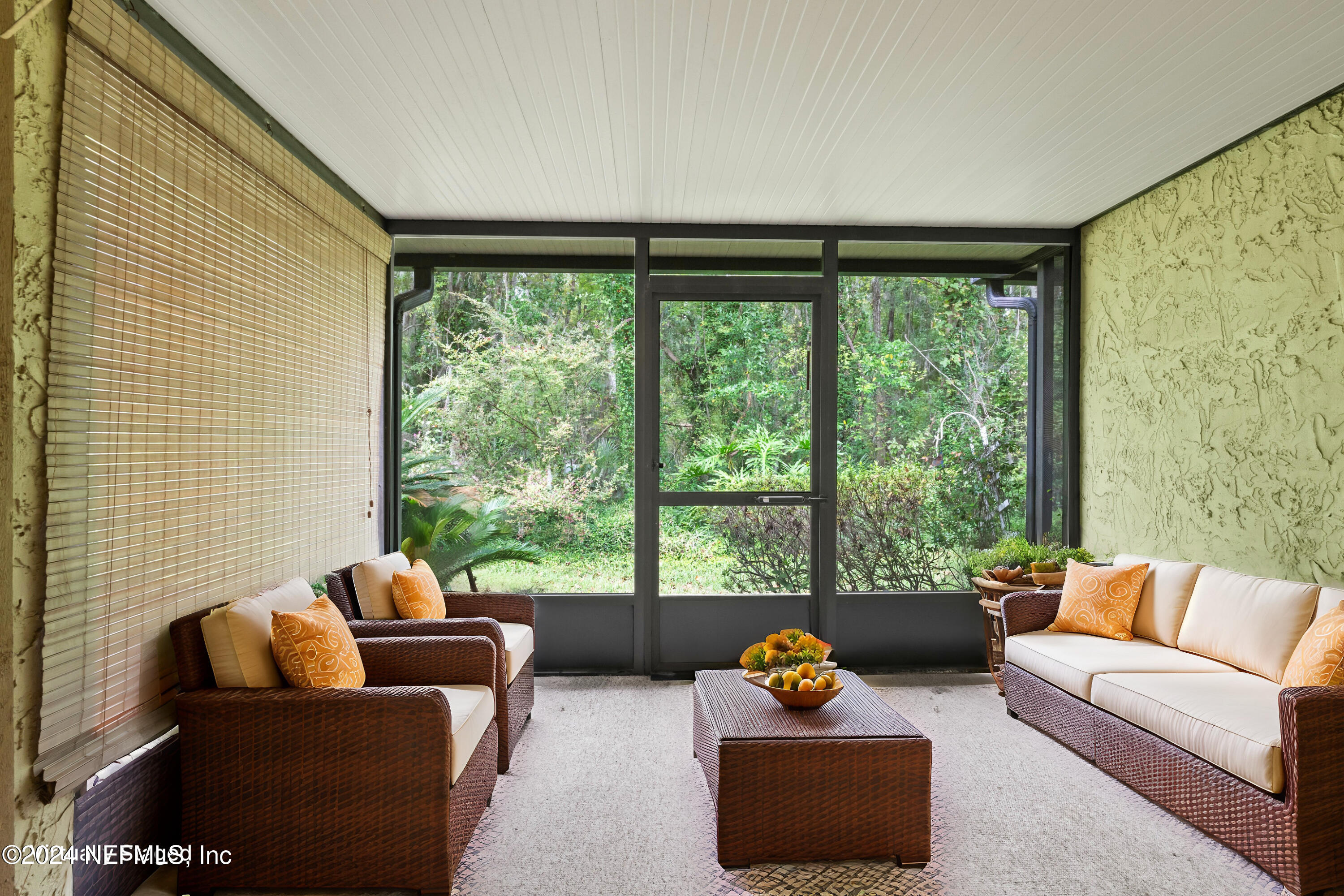 85 DEBARRY Avenue, 1064