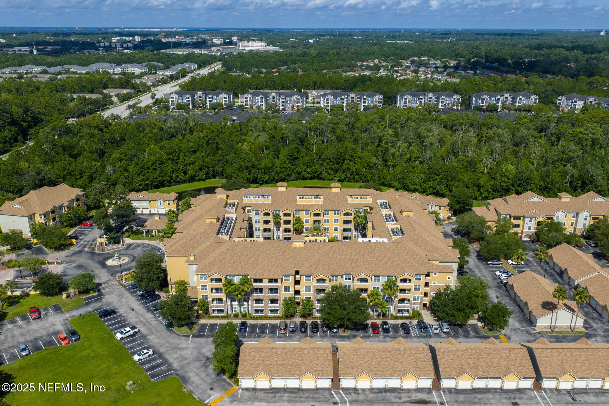 8539 GATE Parkway W, 9413