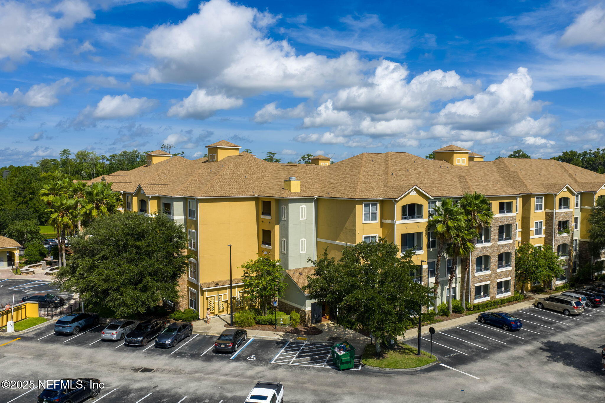 8539 GATE Parkway W, 9413