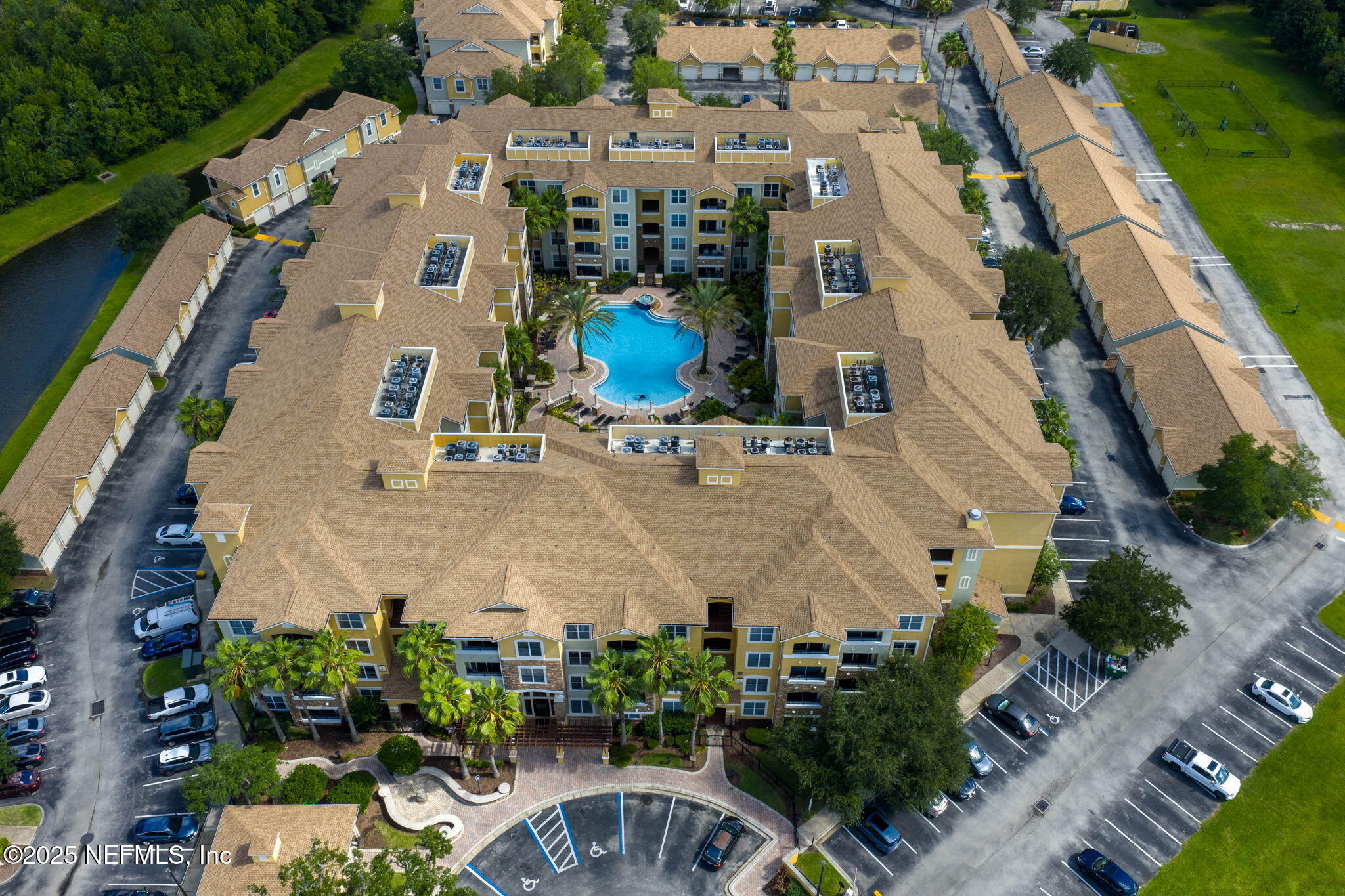 8539 GATE Parkway W, 9413