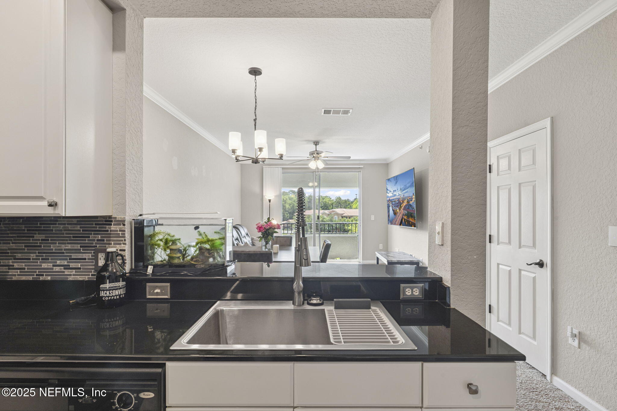 8539 GATE Parkway W, 9413