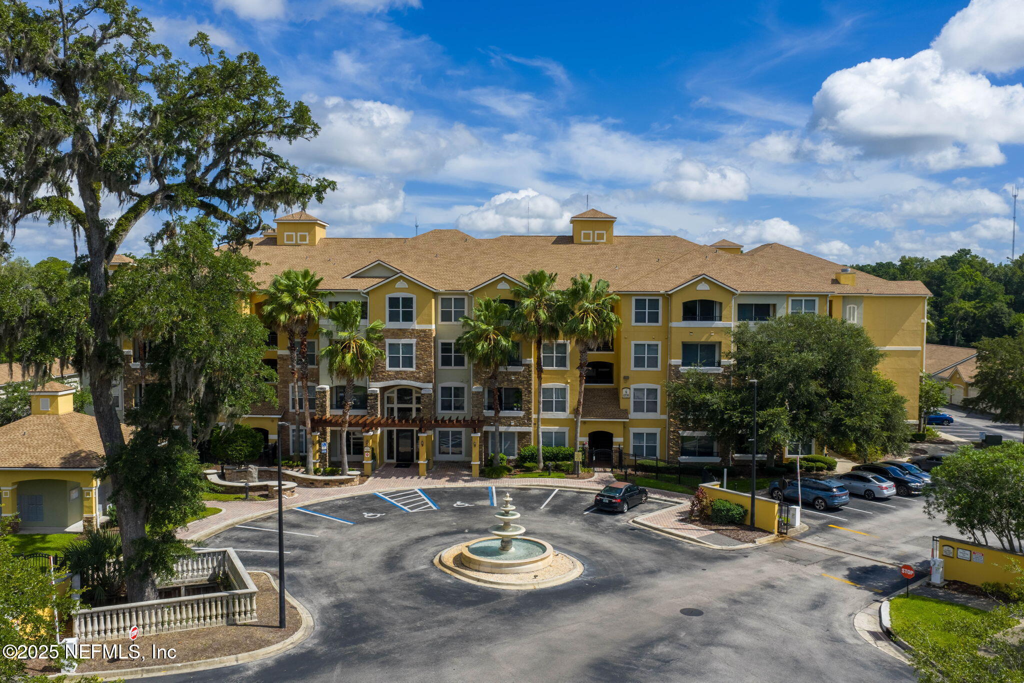 8539 GATE Parkway W, 9413