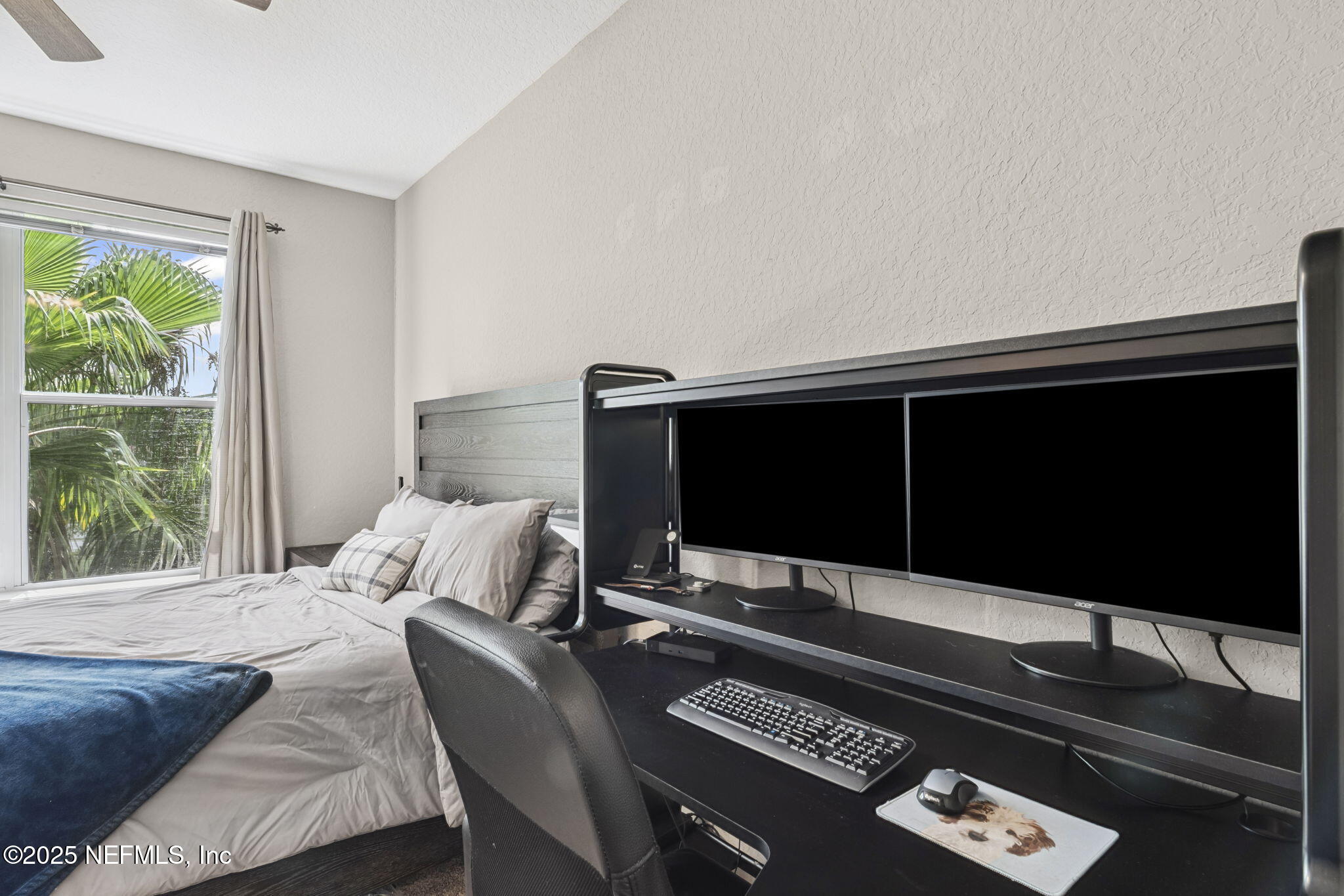 8539 GATE Parkway W, 9413