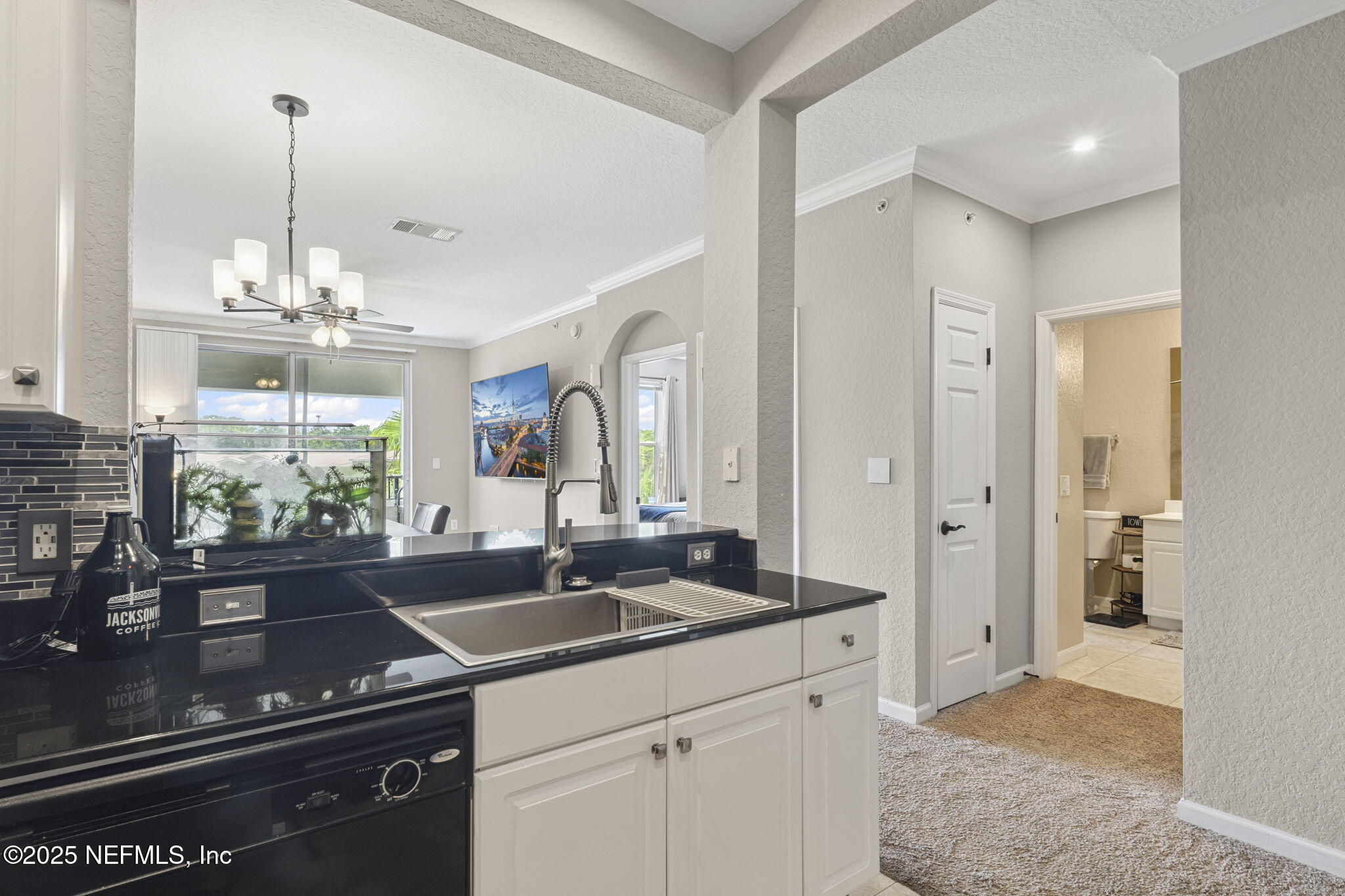 8539 GATE Parkway W, 9413