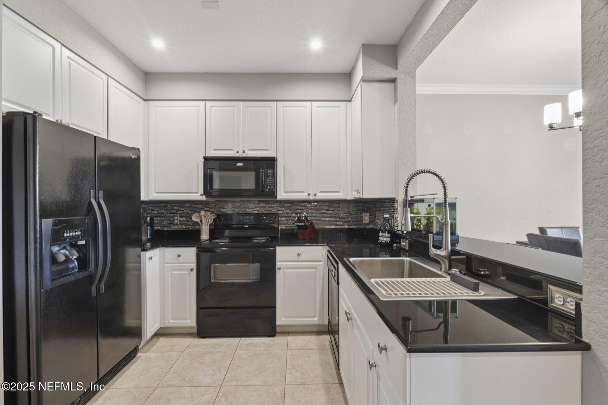 8539 GATE Parkway W, 9413