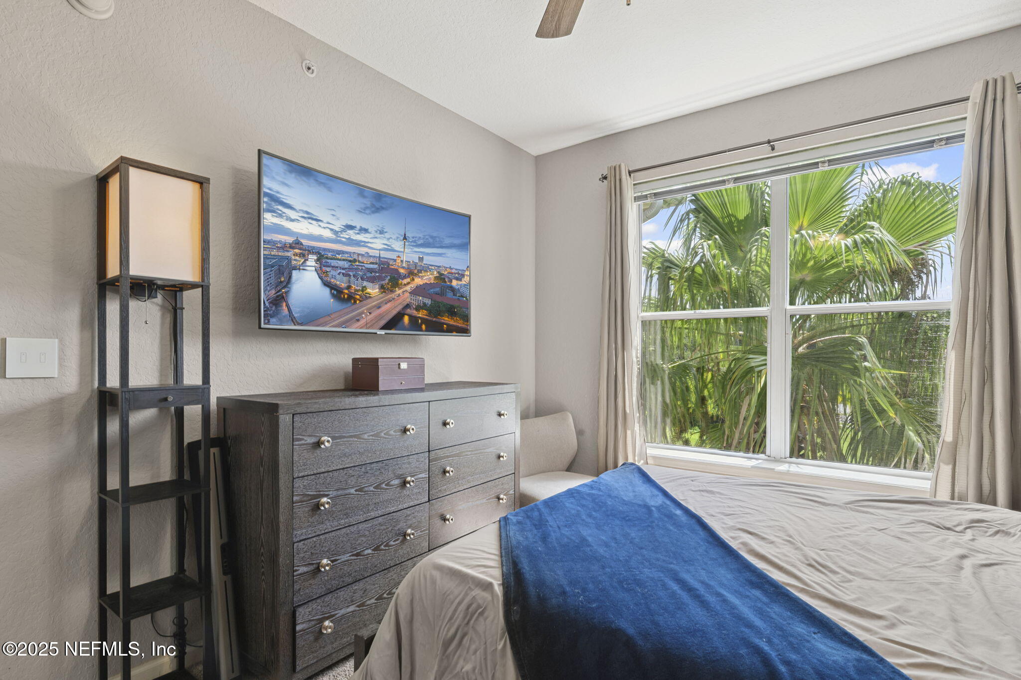 8539 GATE Parkway W, 9413