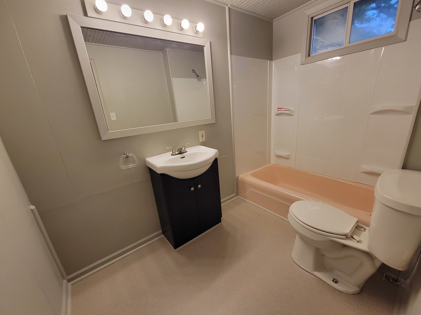 708 Poplar Street Unit: 1