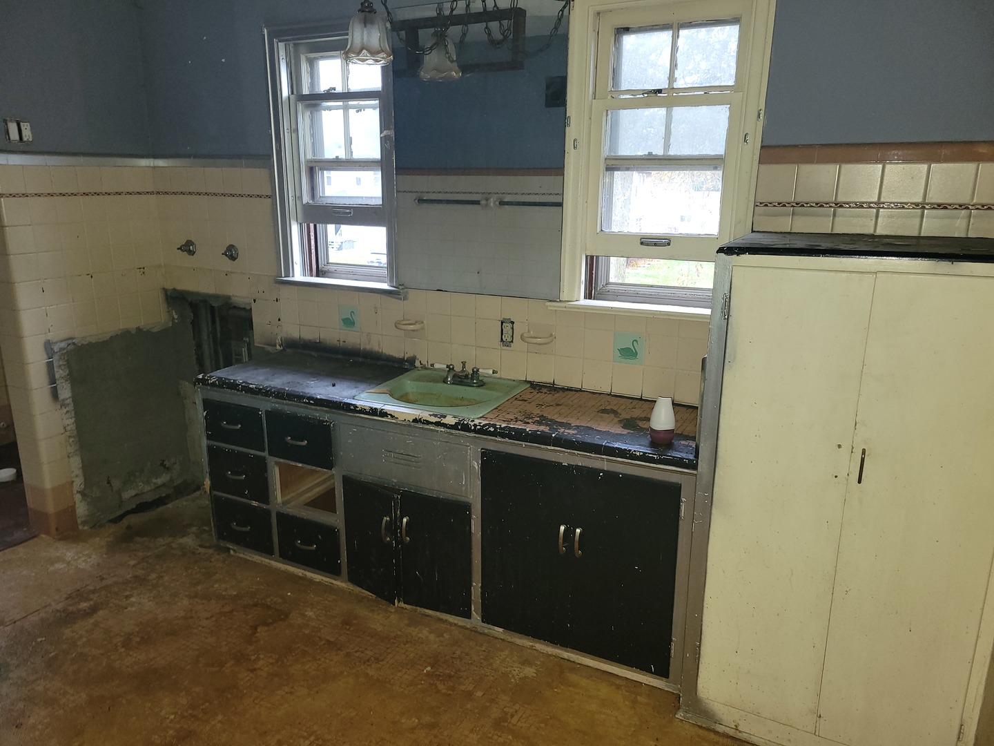 218 S Bloomington Street