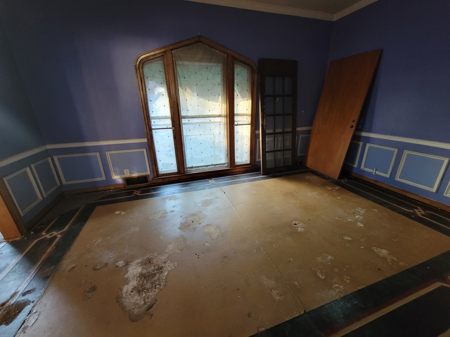 218 S Bloomington Street