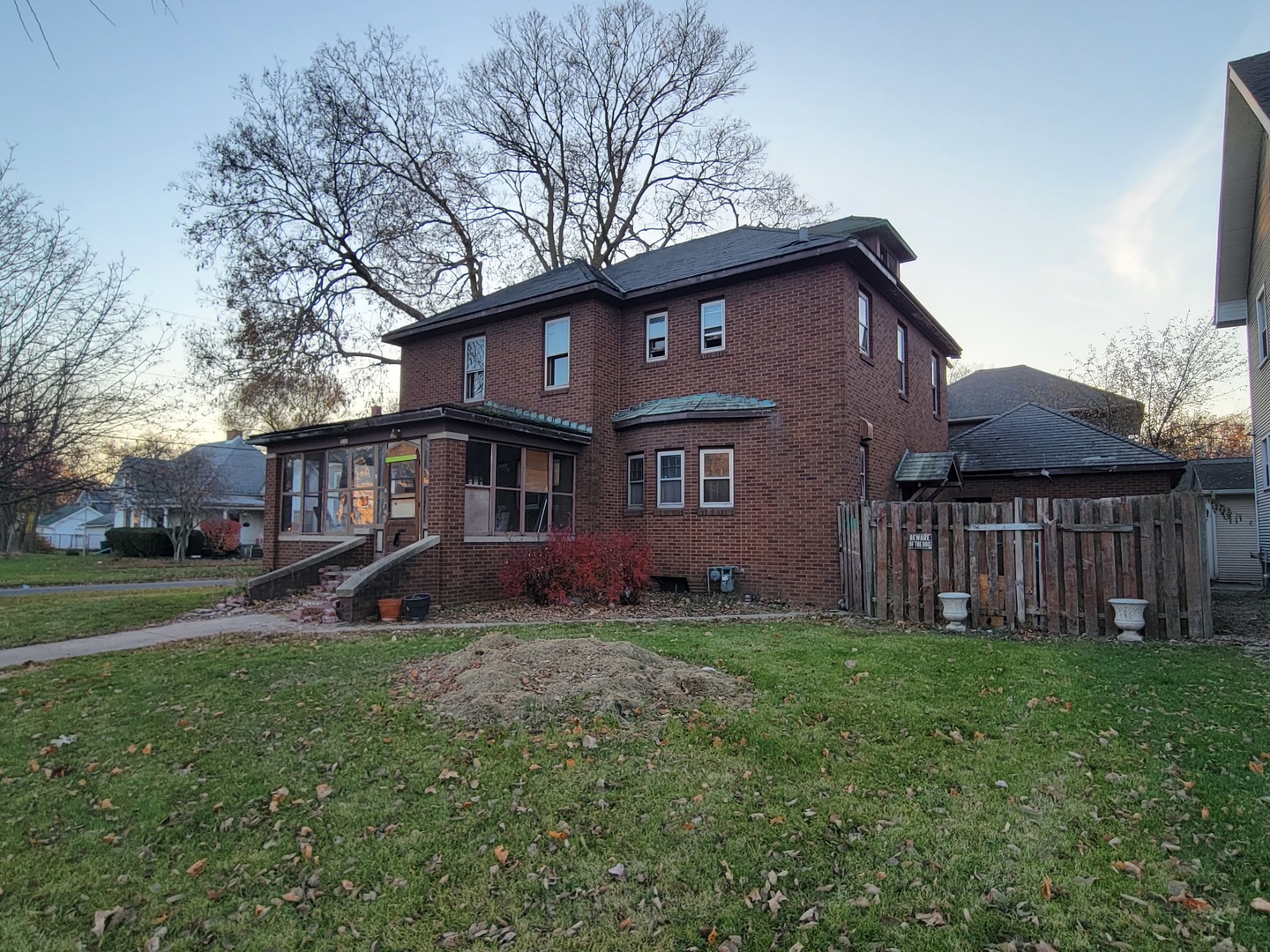 218 S Bloomington Street