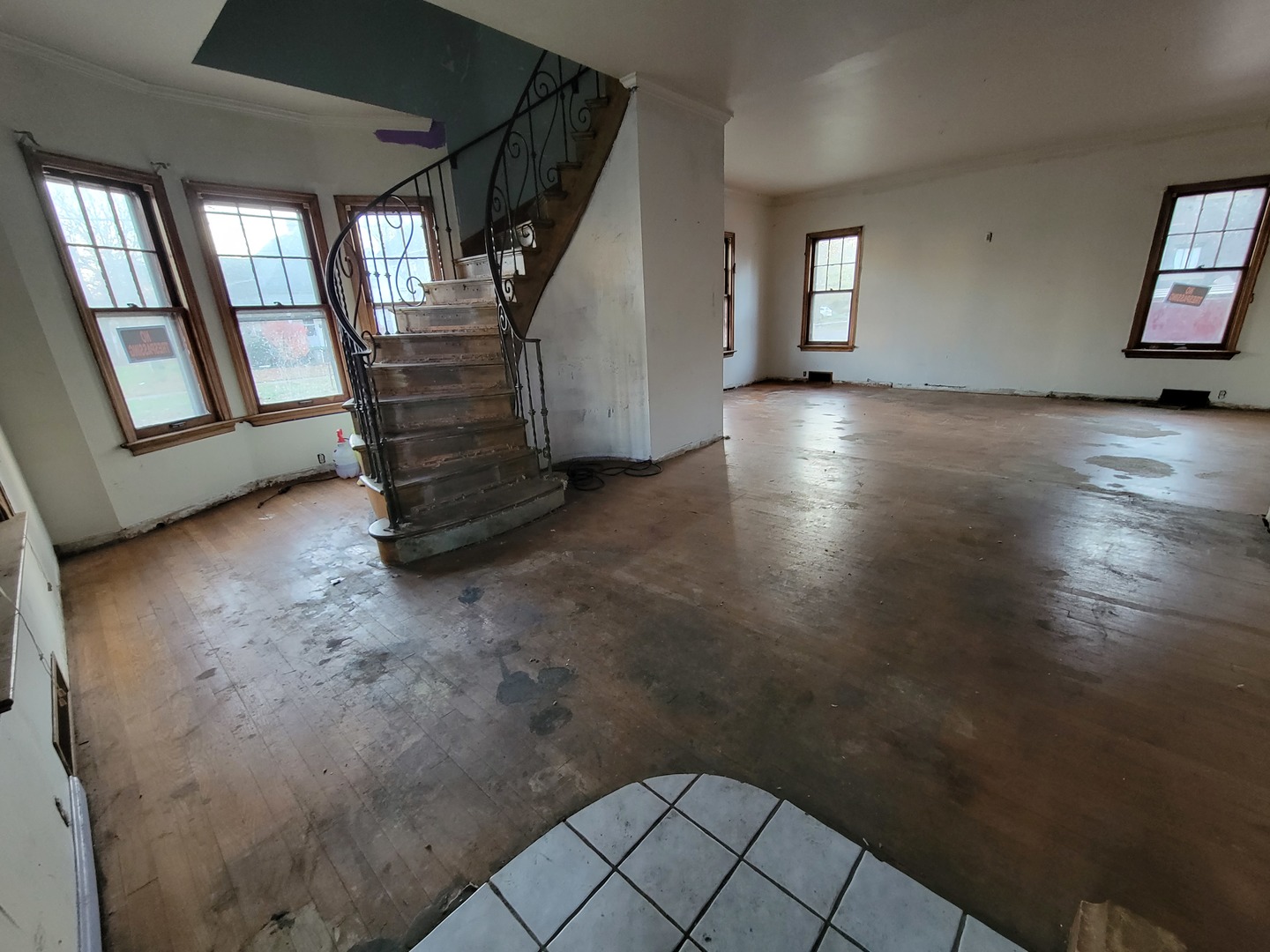 218 S Bloomington Street