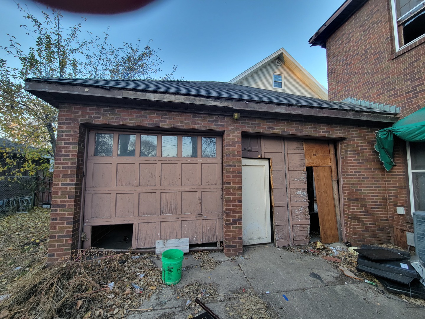 218 S Bloomington Street