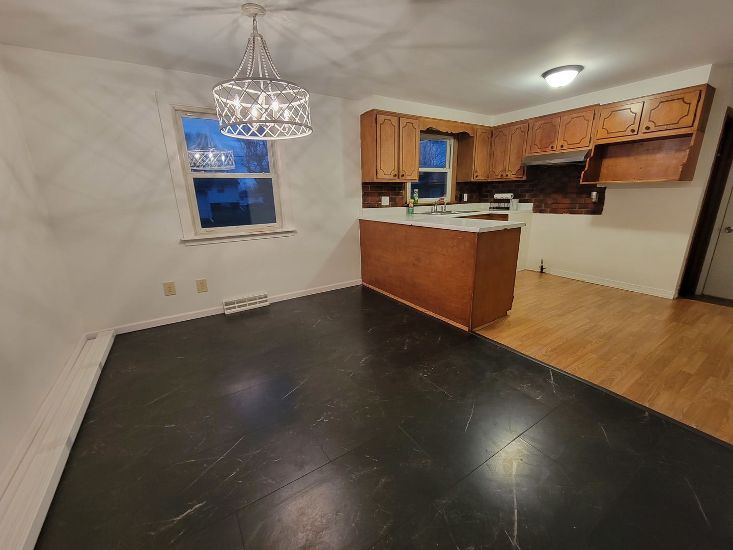 1810 N Shabbona Street