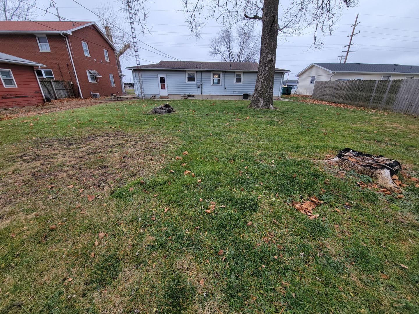 1810 N Shabbona Street