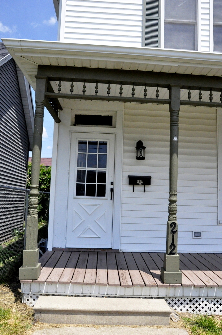 212 W Superior Street