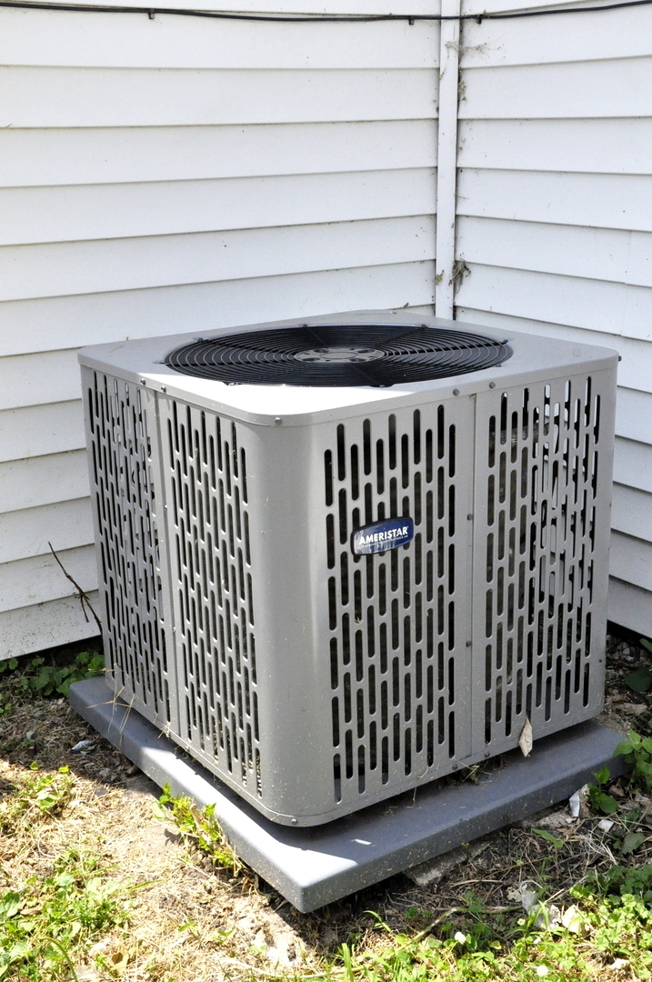 212 W Superior Street