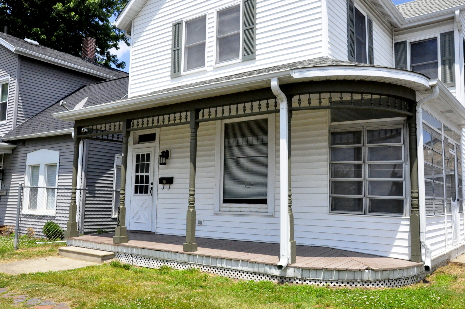 212 W Superior Street