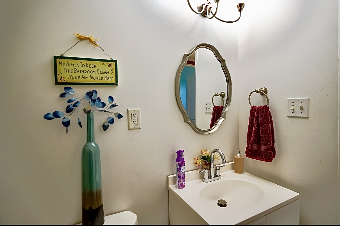 1125 W Washington Street