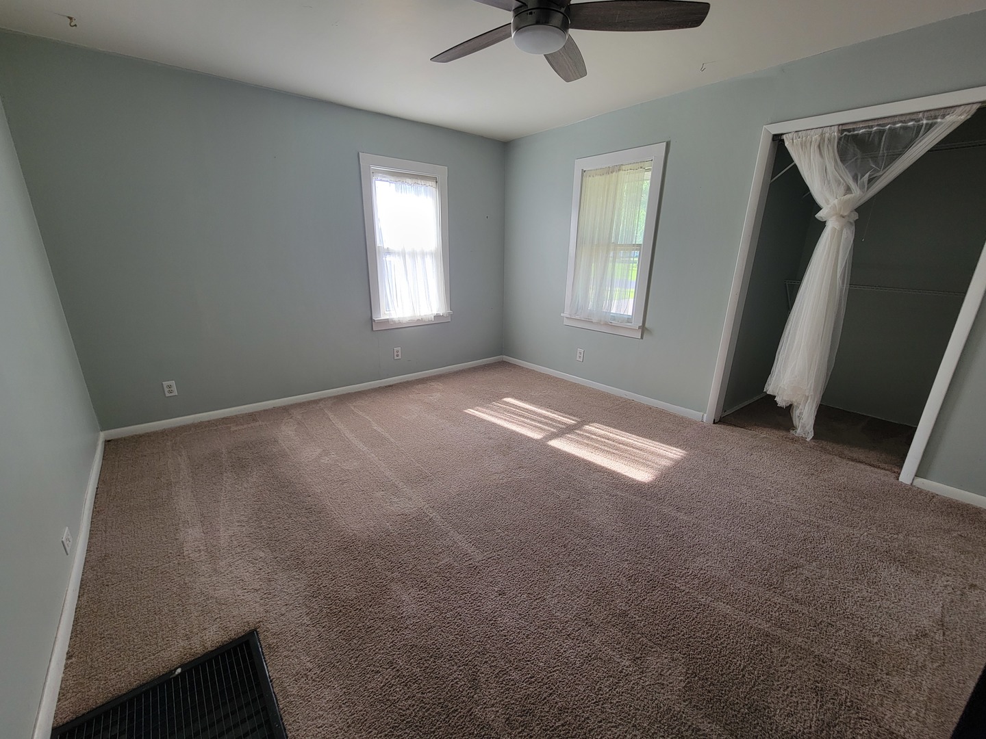 415 W Livingston Road