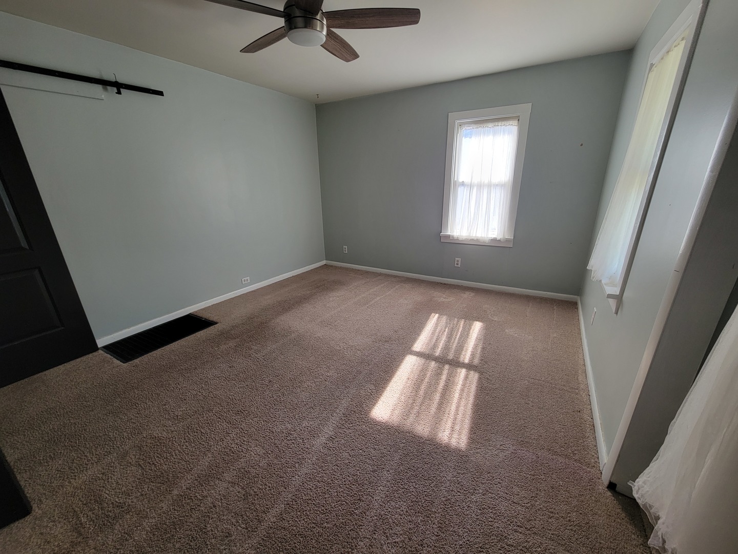 415 W Livingston Road