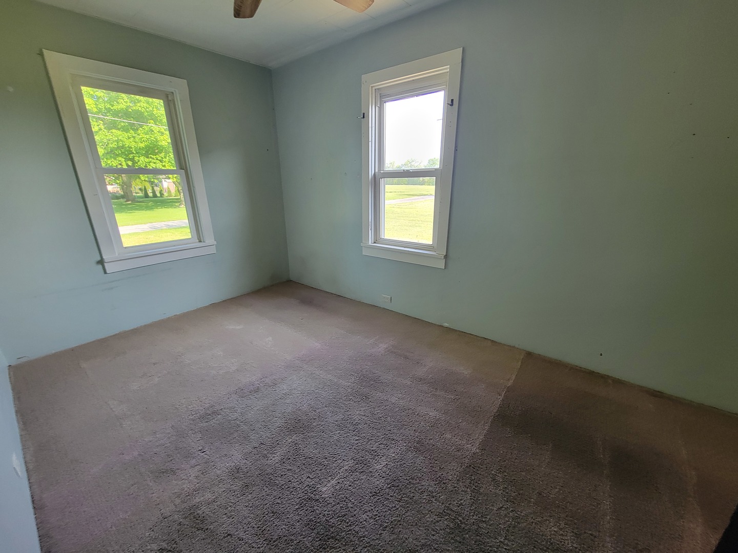 415 W Livingston Road