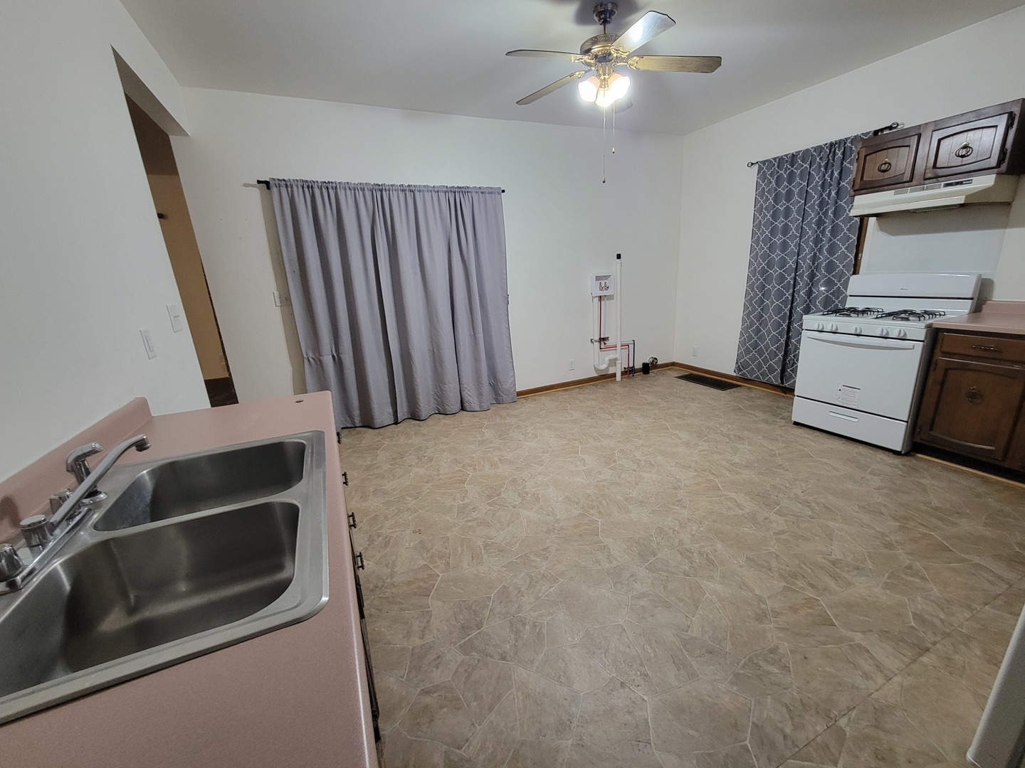 720 1/2 5th Street Unit: UP