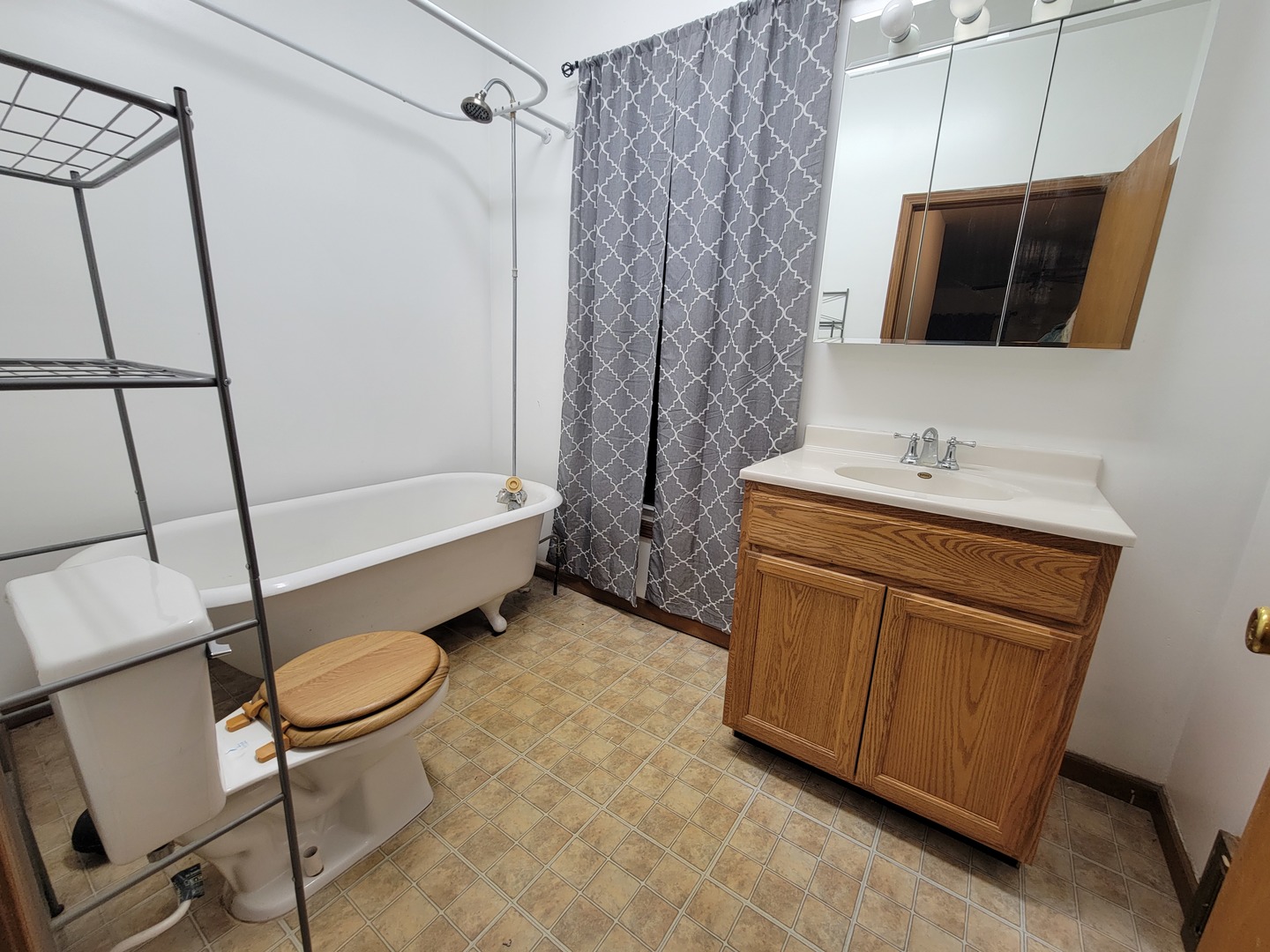 720 1/2 5th Street Unit: UP