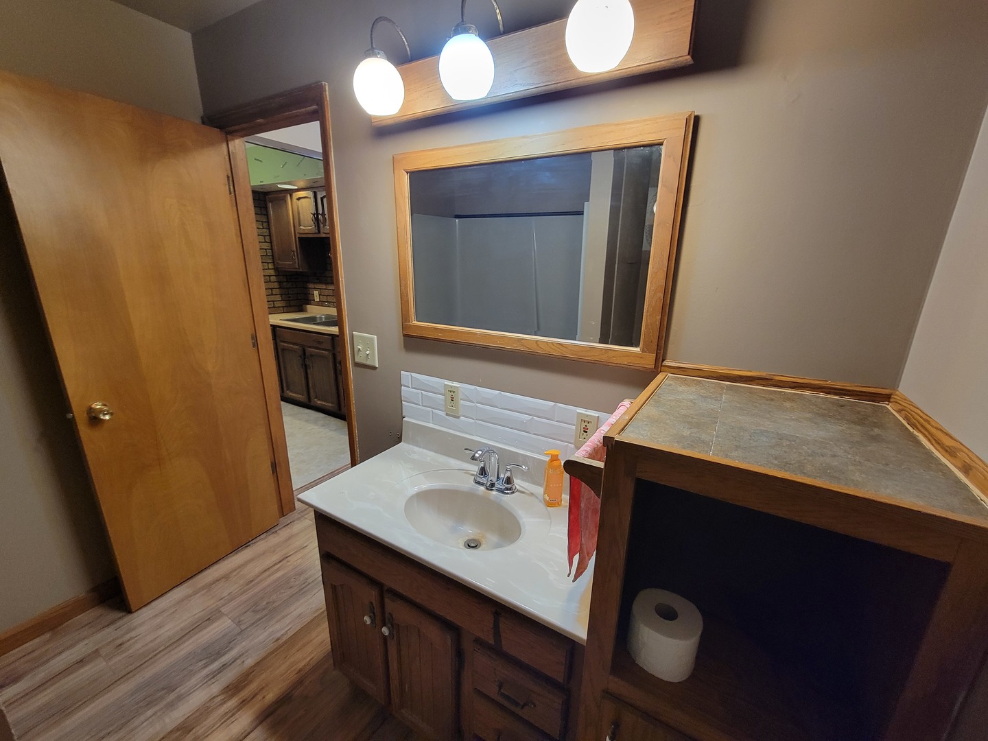 301 1/2 N Columbia Avenue