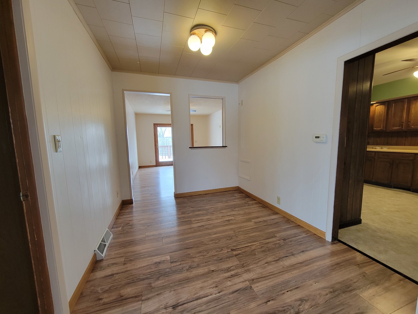 301 1/2 N Columbia Avenue