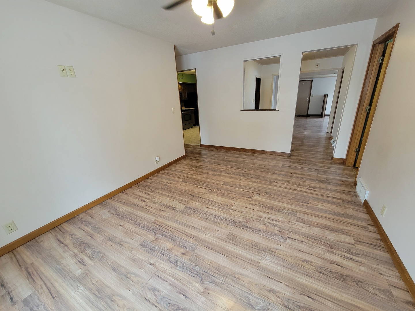 301 1/2 N Columbia Avenue