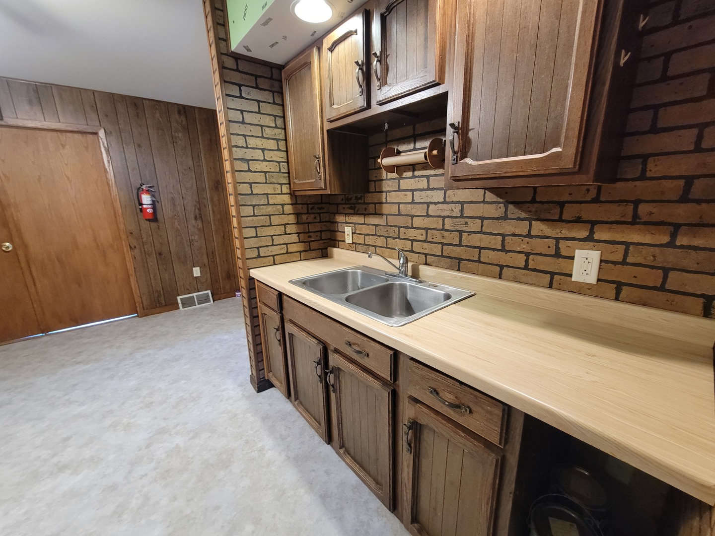 301 1/2 N Columbia Avenue