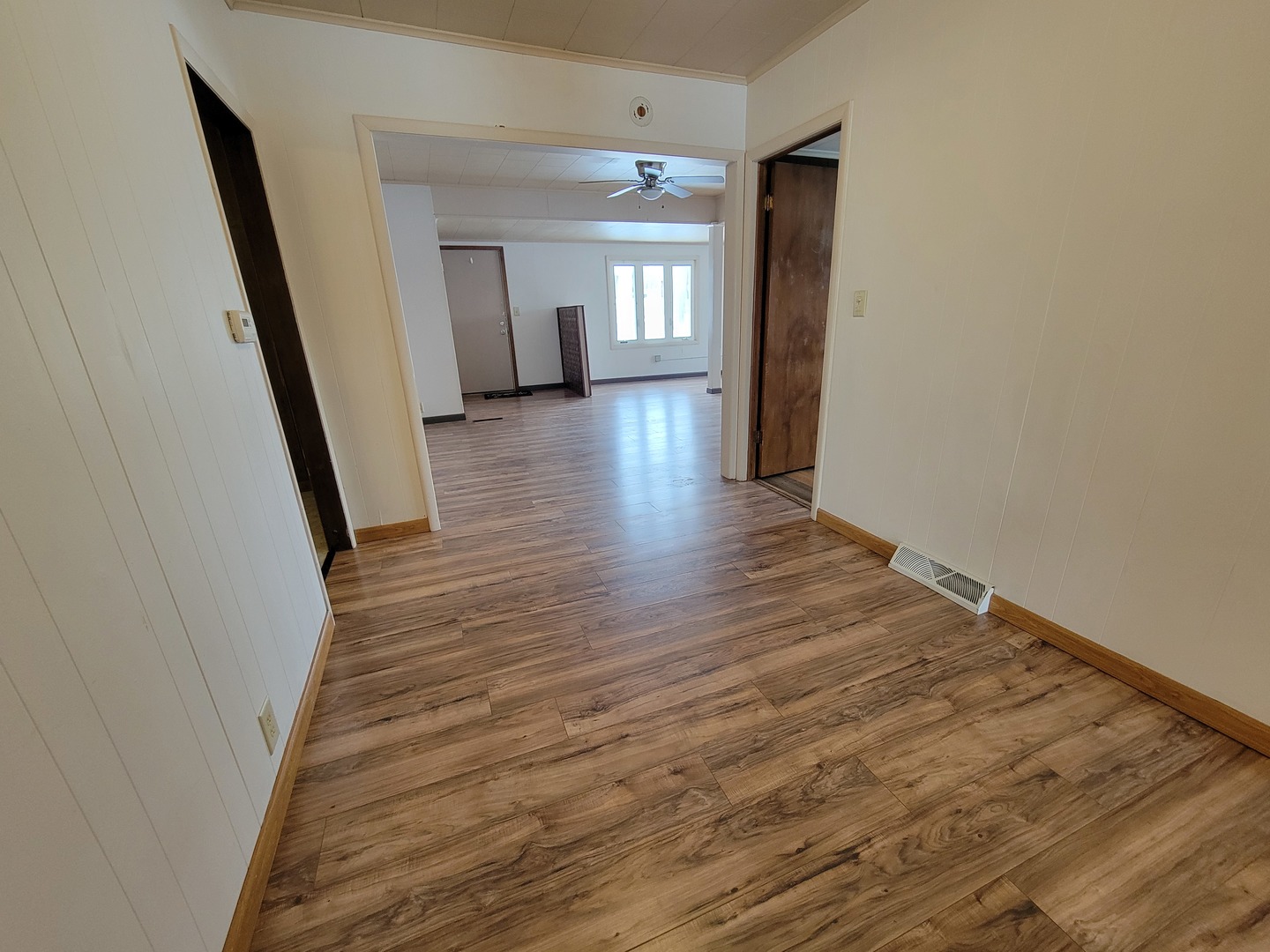 301 1/2 N Columbia Avenue