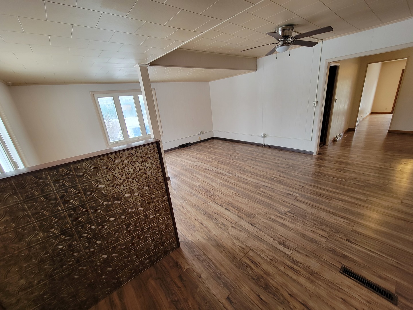 301 1/2 N Columbia Avenue