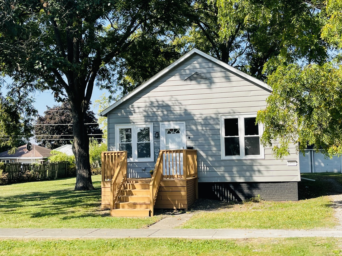 1406 S Illinois Street