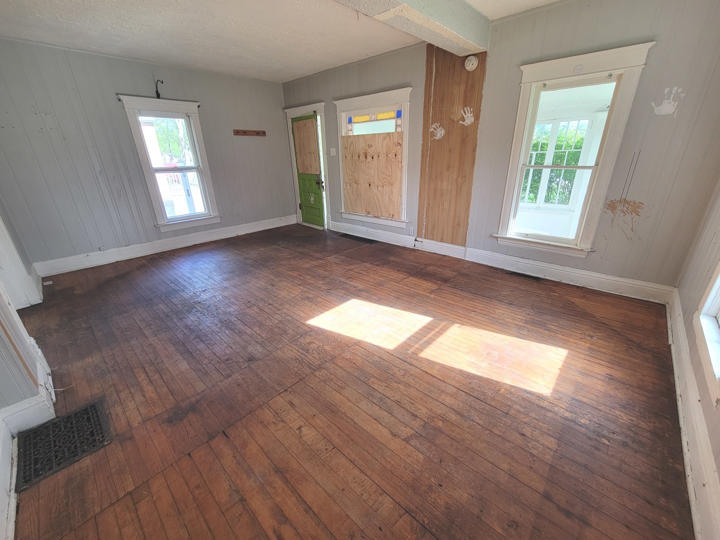 320 W Chippewa Street