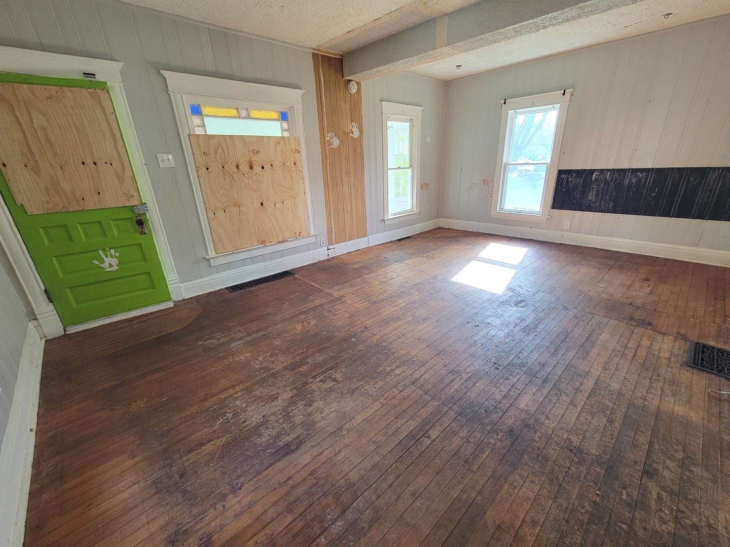 320 W Chippewa Street