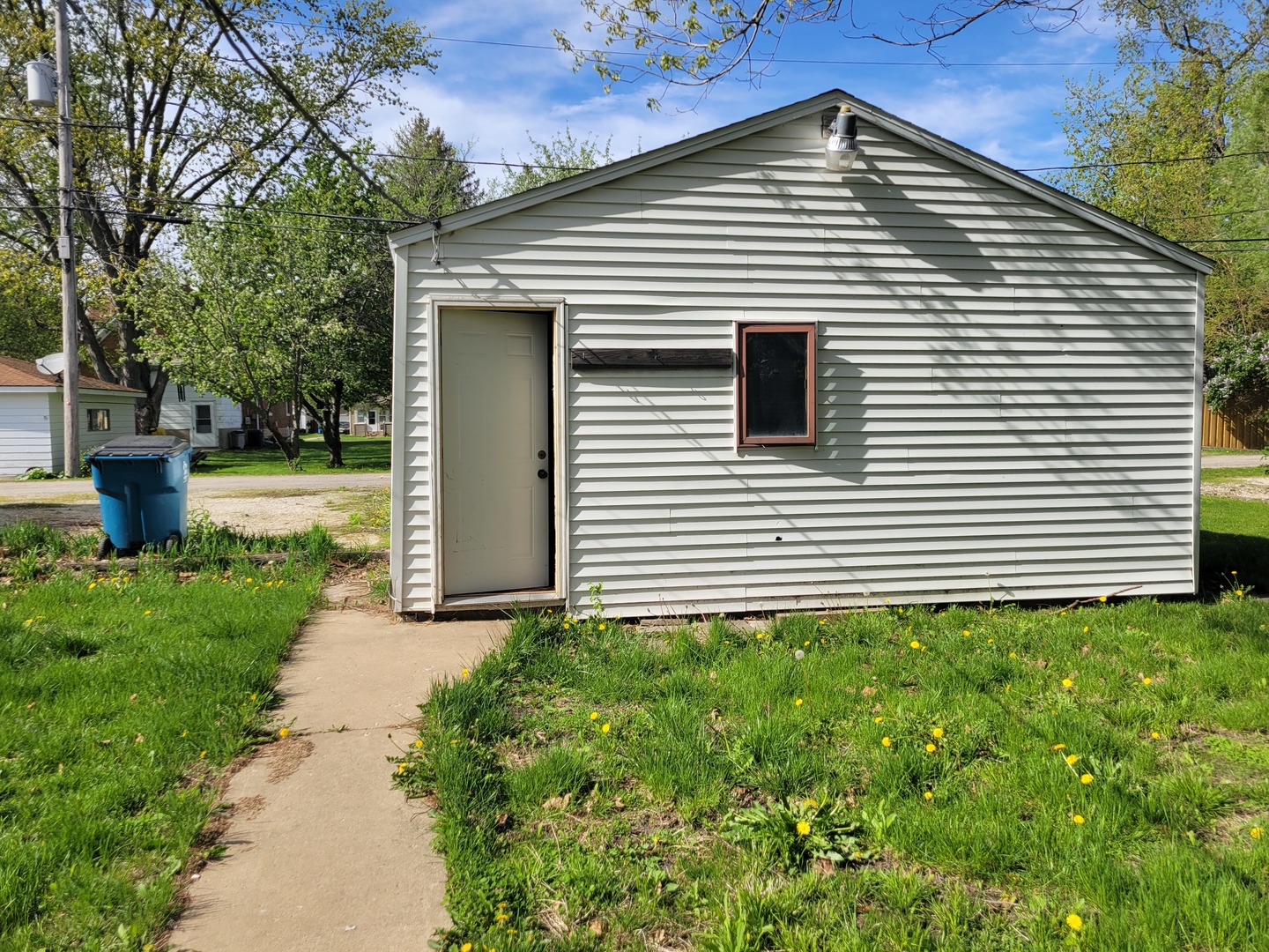 320 W Chippewa Street