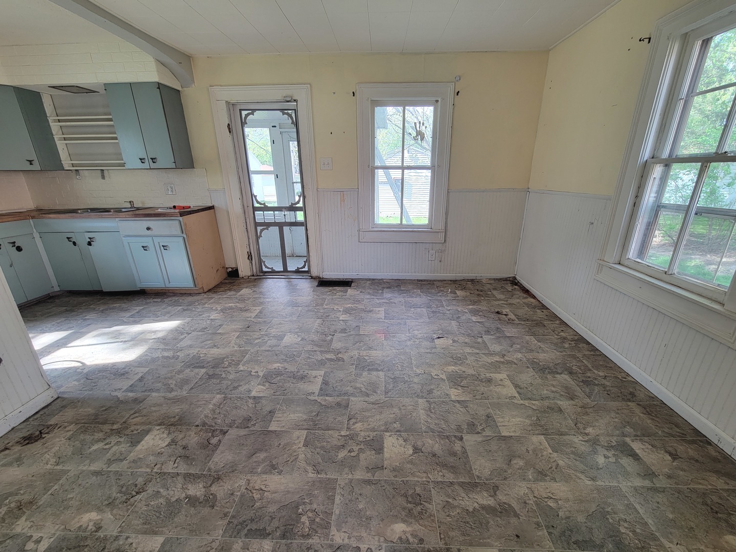 320 W Chippewa Street